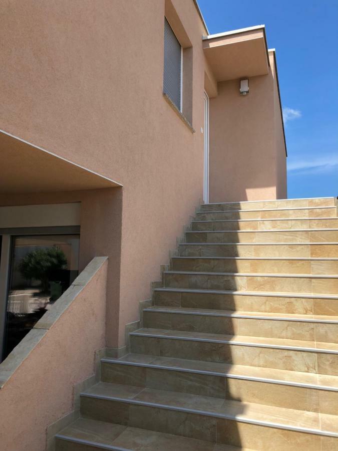 Harmony Vir Luxurioes Ausgestattete Ferienwohnung Mit 65M2 Kültér fotó